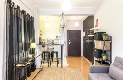 Plaka Apartment | Luxuriously Central Studio in the Heart of Athens