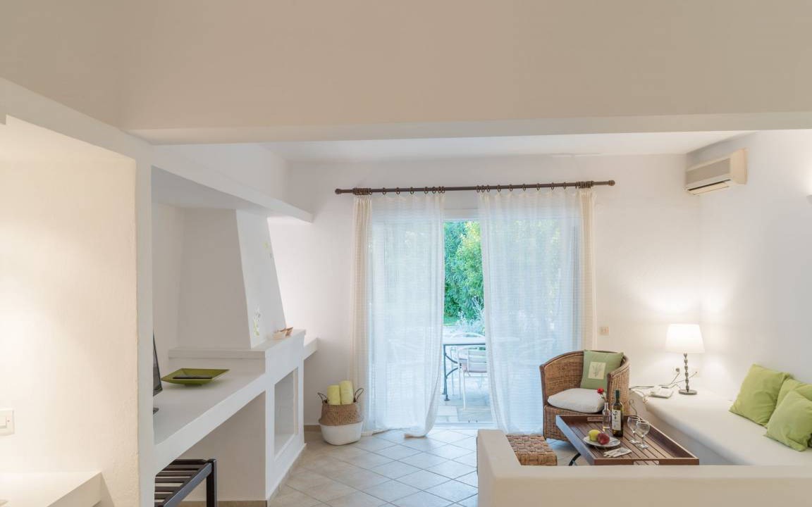 Kanapitsa Apartment | Luxury Skiathos Villa 1 Bedroom Holiday Suite Vromolimnos