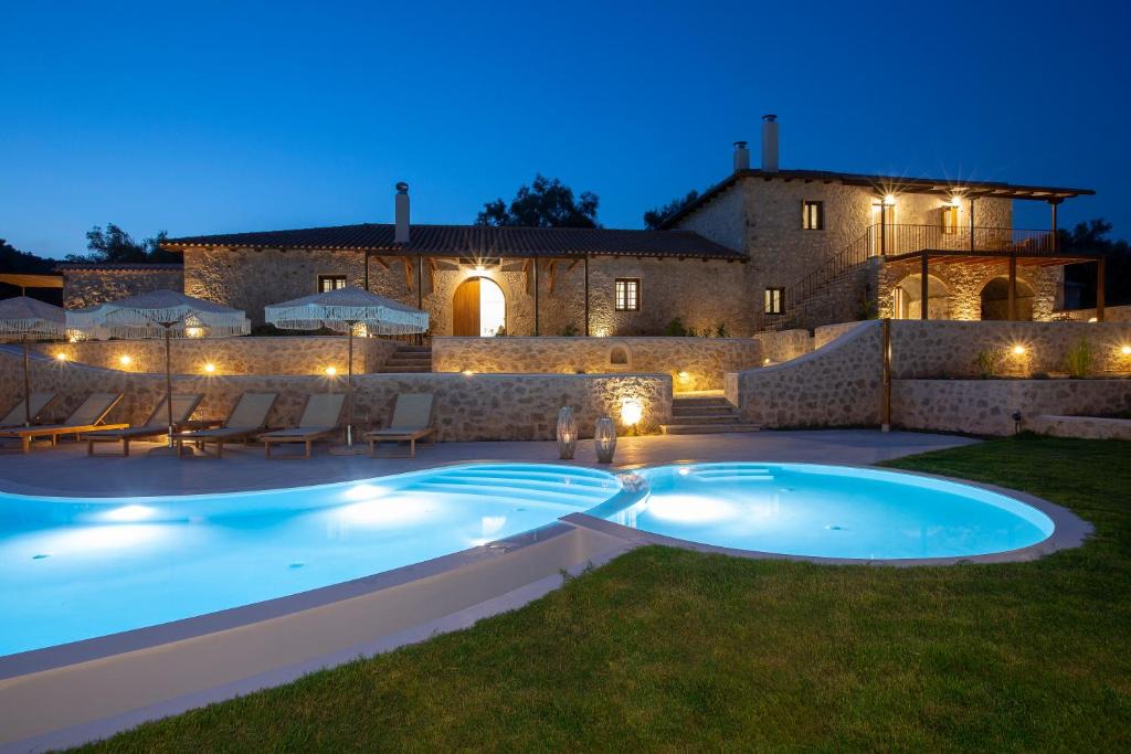 Kariotai Villa | Luxury Villa Happynest