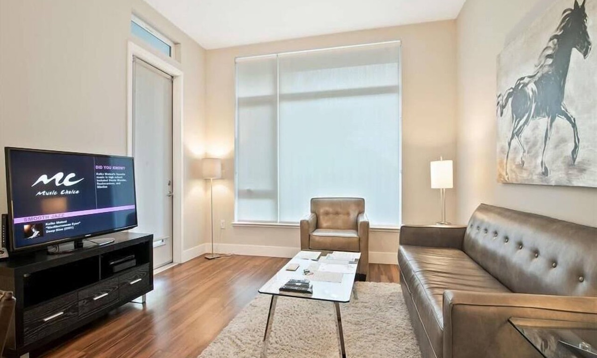 Shoreline West Apartment | Modern 2BR | Ideal for Business | Free WiFi | Downtown Mopuntain View