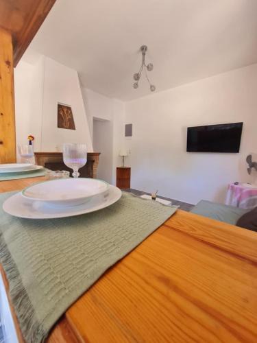 Nea Makri House | Modern traditional tranquil house with garden