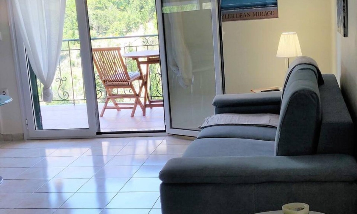 Dhrakata Apartment | Myrtos Cottages Ourania