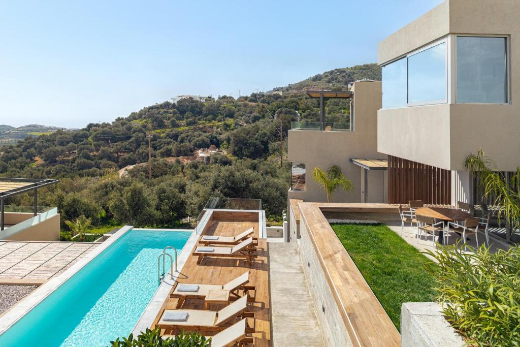 Monopari Villa | New Stylish Sea View Villa Complex Domus Elia with Private Pool, 4km from nearest beach