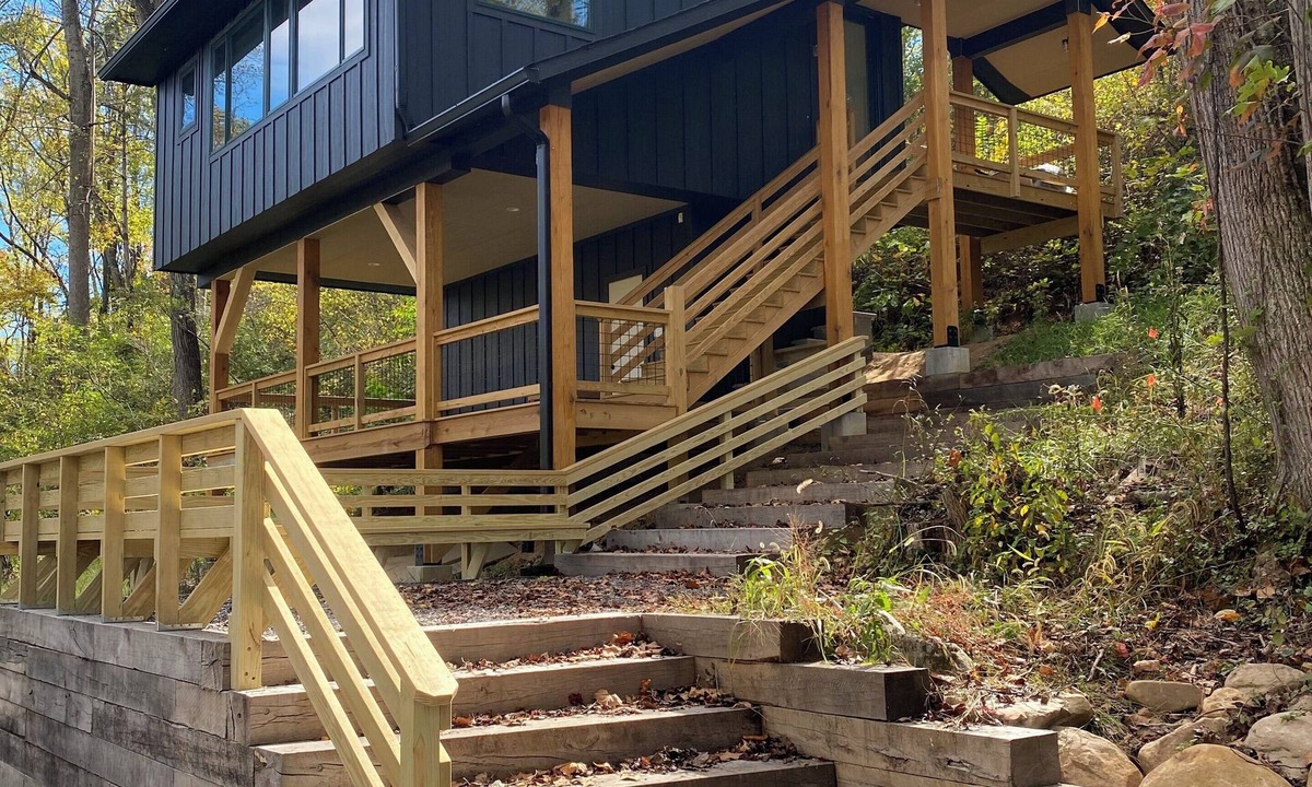Rockbridge Baths Ski Chalet | NEW! The Nest Treehouse