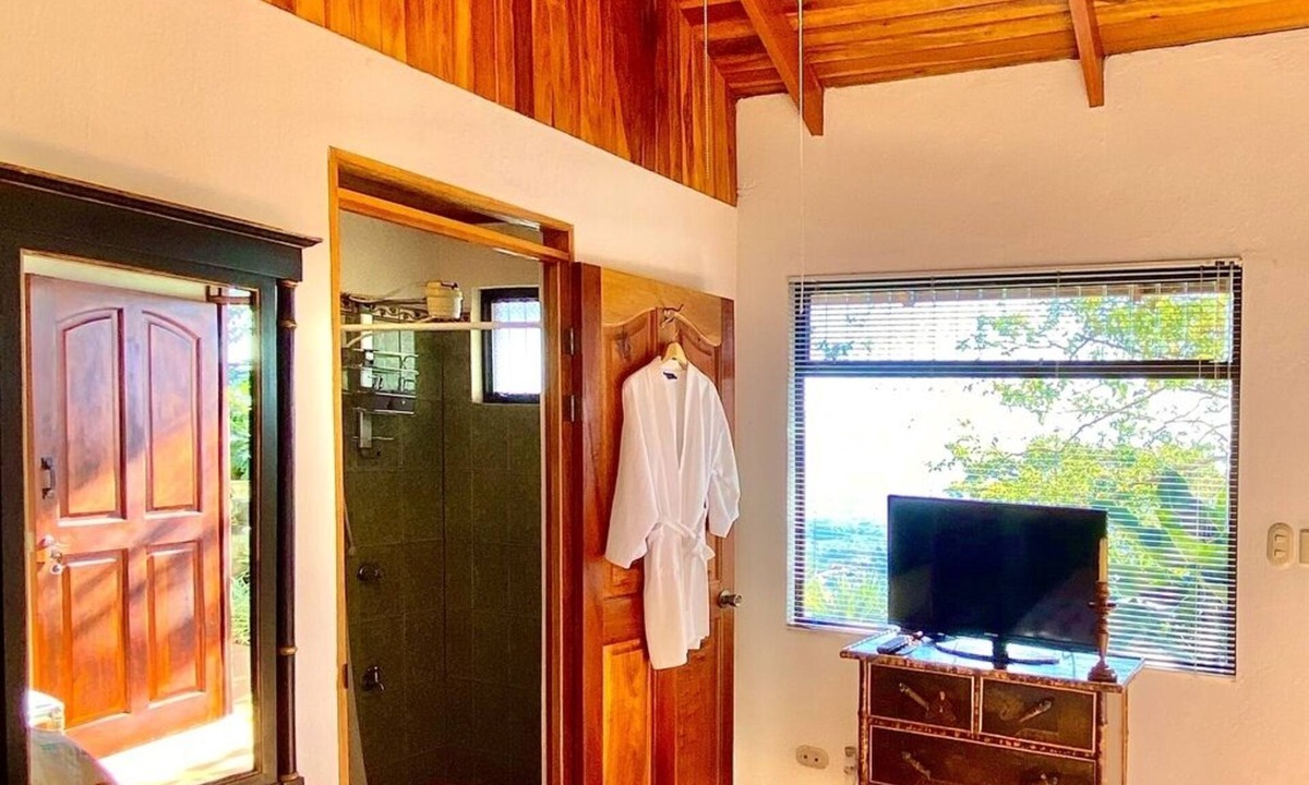 Garabito House | Only to be rented as an extra room