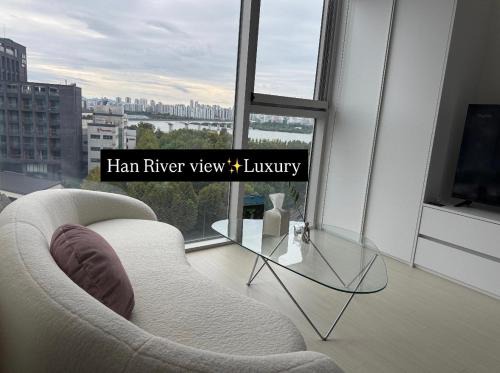 Hapjeong-dong Apartment | OPEN1-Hongdae, Hapjeong Station 1 minute, Luxury hotel style, Panorama Han River View 6 people, 2Room, 3Q bed