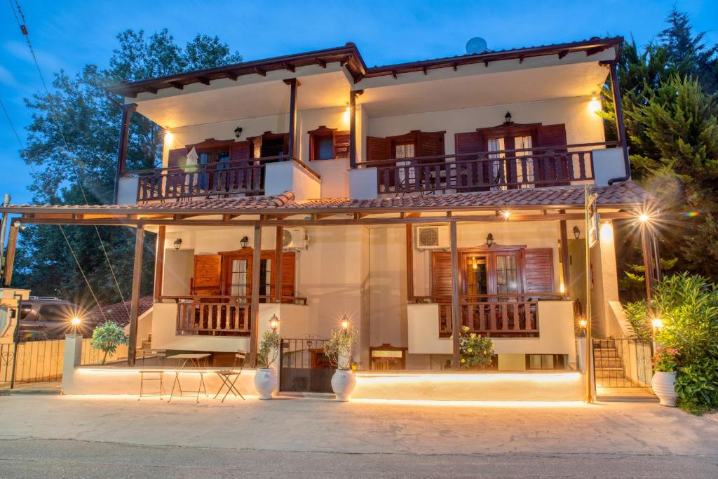 Chrisi Akti Hotel | Ostria Hotel