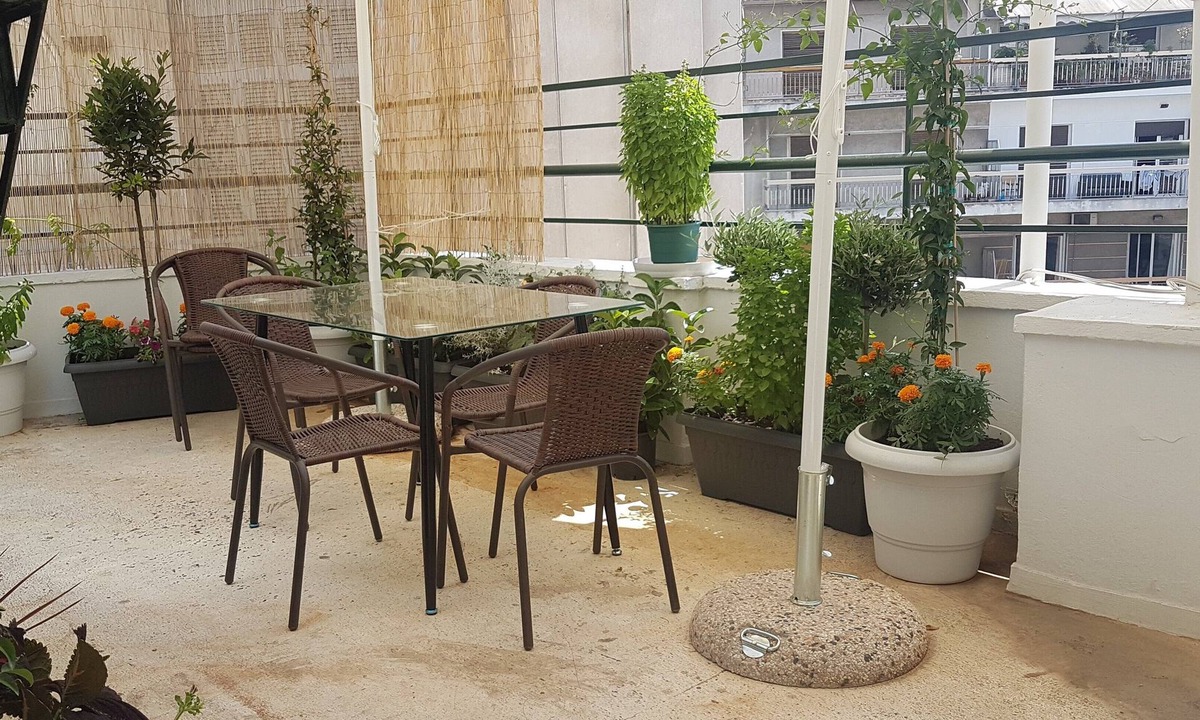 Mousio Apartment | Palette Apartment (Carmine) - Athens Center, 6 BD, 3 BATH