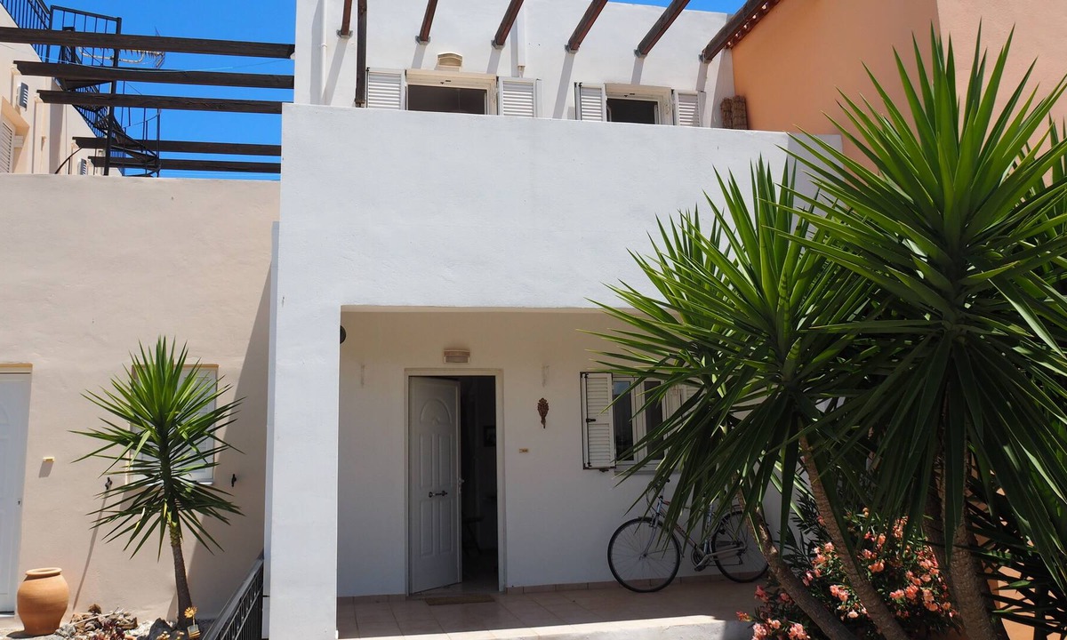 Drapanos Villa | Perfect holiday setting for couple seeking, sun, sea, relaxation and calm.