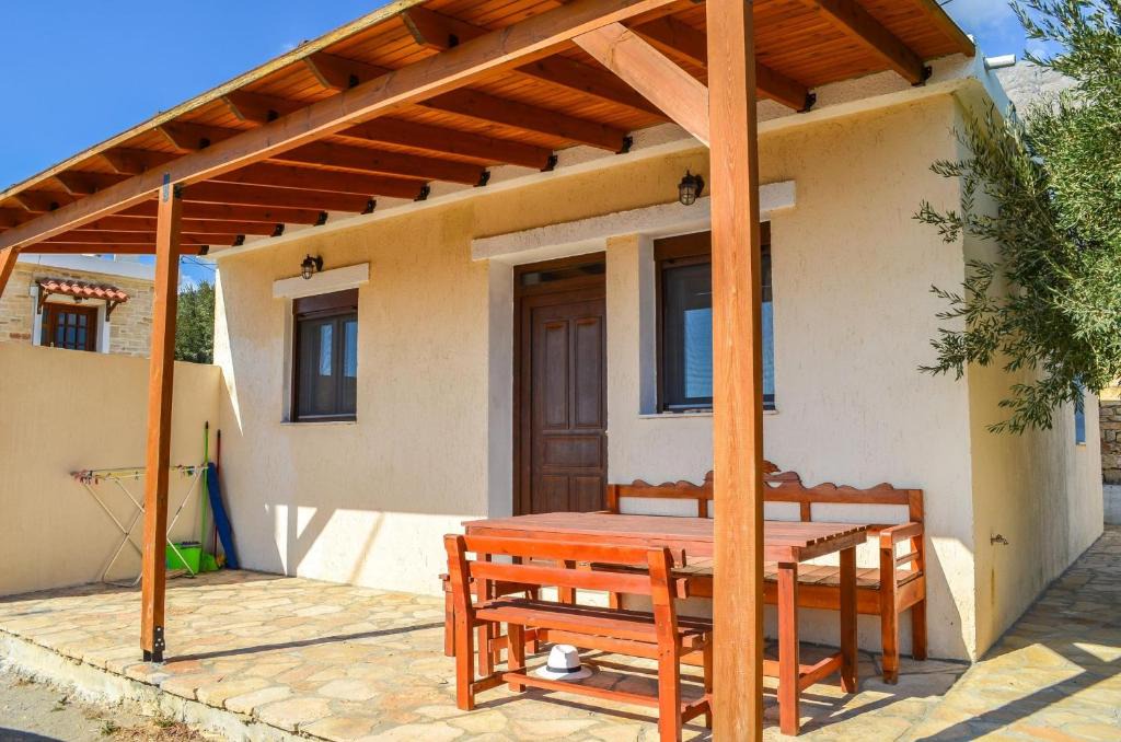 Triopetra House | Petra Mare Babis