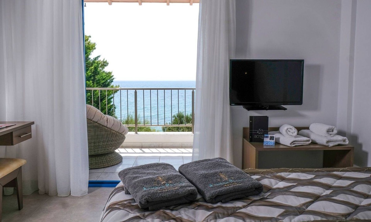 Elia Nikitis Villa | Pleasant Halkidiki Apartment | Maisonette 1 | Sea Font View & Position