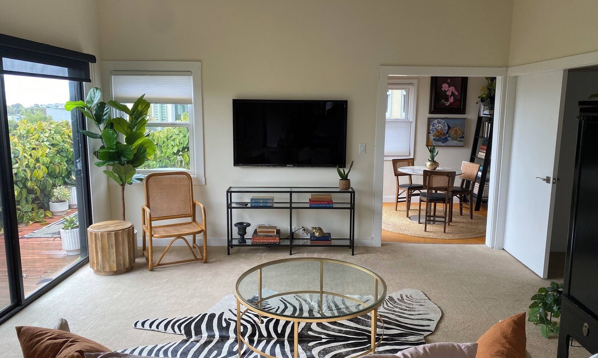 Glen Park Cottage | Private oasis with gorgeous city views, large deck.