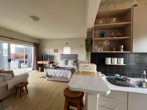 Kommetjie House | Private spacious studio in Kommetjie close to the beach