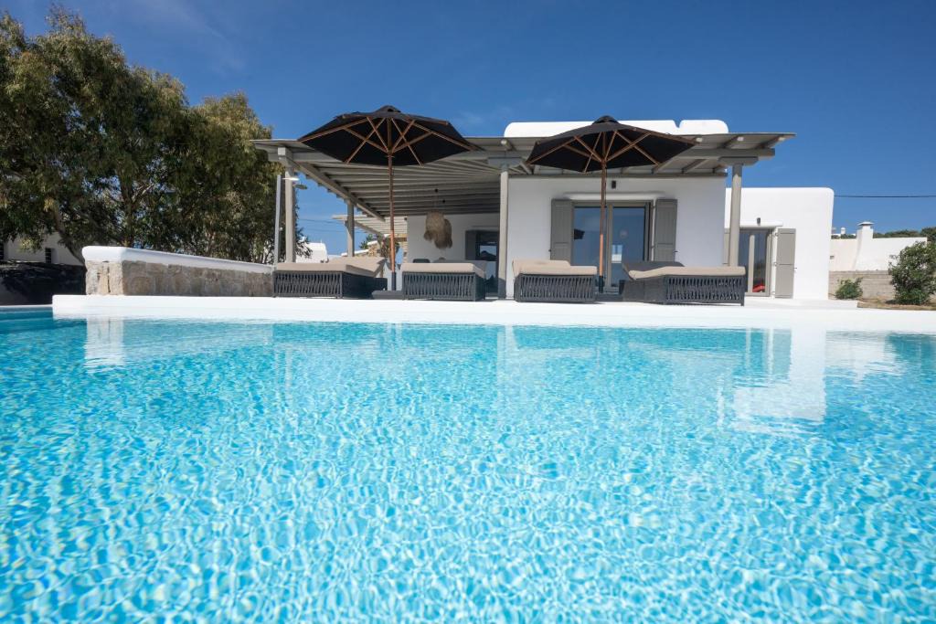 Ano Mera Villa | Private Villa Màou