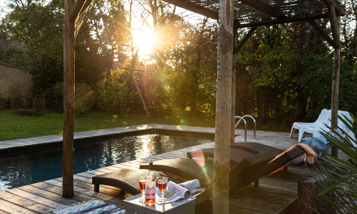 Saint-Martin-de-Gurson House | PROMO! CHARMING VILLAGE HOUSE! Heated pool, spa, garden, St Emillion