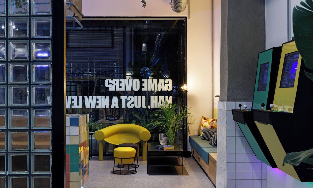 Omonia Hostel | Retroverse Hostel