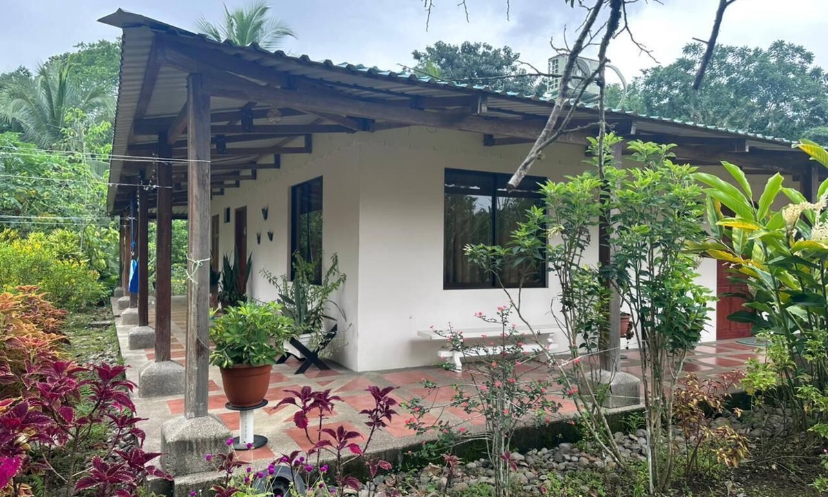 Las Horquetas Hotel | Riverside Lodge