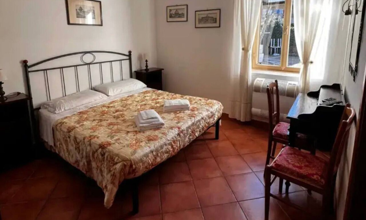 Rocca di Papa Apartment | Room 'Matrimoniale 2' with Shared Garden and Wi-Fi