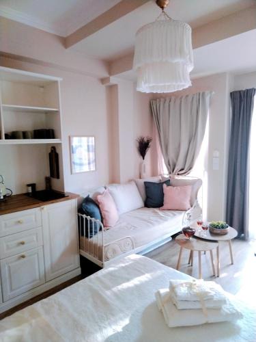 Kounoupidiana Apartment | RosaMaria's Garden
