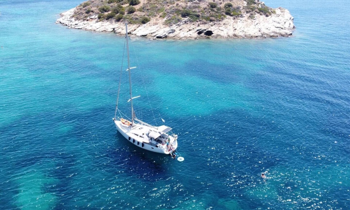 Alimos Villa | Sailing Yacht by Owner, Holidays to Greek islands