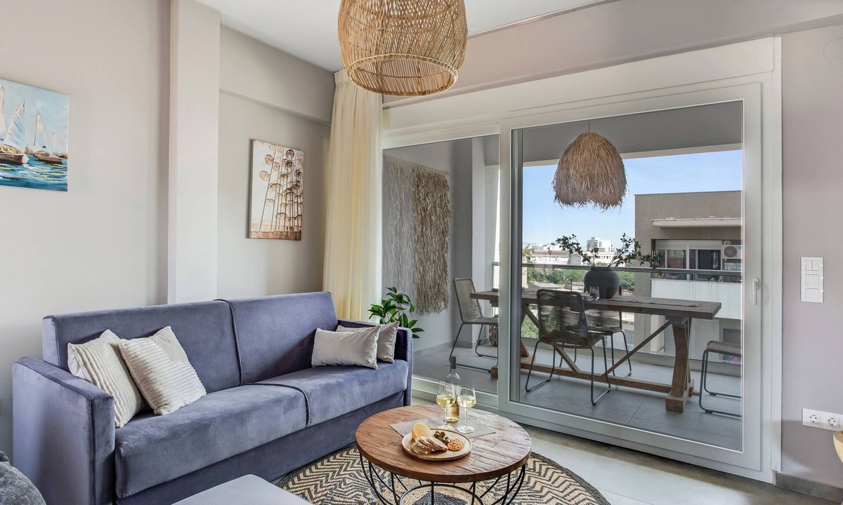 Thessaloniki Apartment | Sanders Old Port - Cozy 1-Bdr Apt with Balcony
