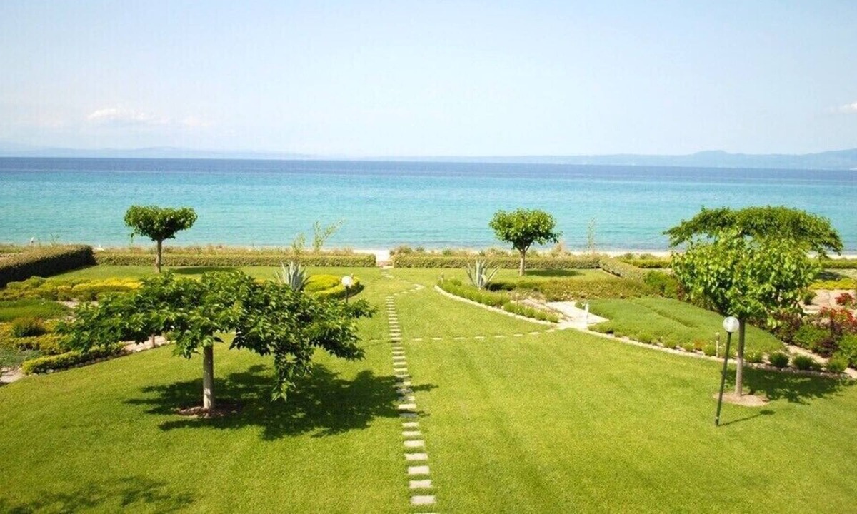 Haniotis Villa | SEA FRONT LUXURY