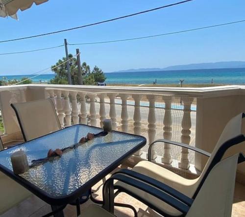 Paralia Ofryniou Apartment | Sea side