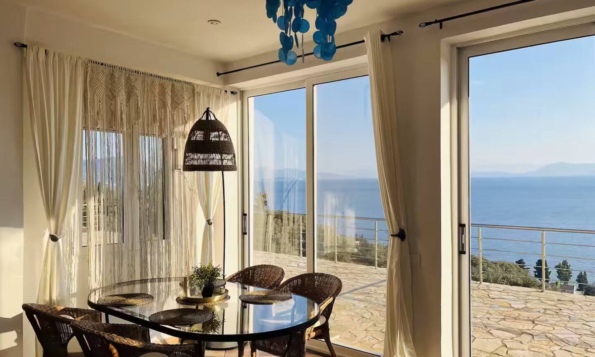 Chlomos Apartment | Seabreeze Studio, Stunning Sea and Mountain View