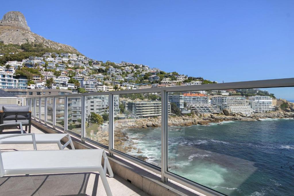 Bantry Bay Apartment | Seacliffe 502