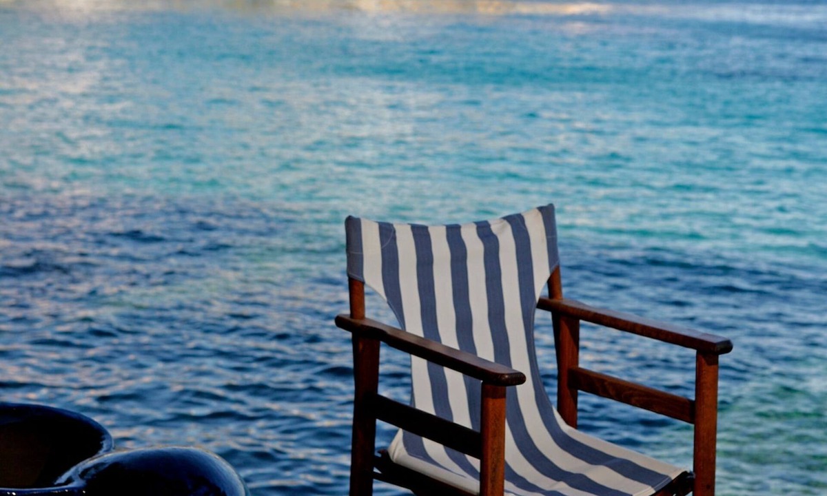 Ermoupoli Apartment | Seaside neoclassical property in Vaporia Ermoupoli