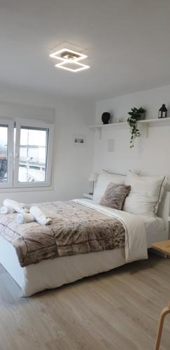 Livadhia Apartment | Skyview Studio