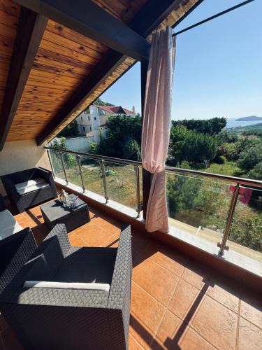 Nea Iraklitsa Apartment | SkyVista Villa