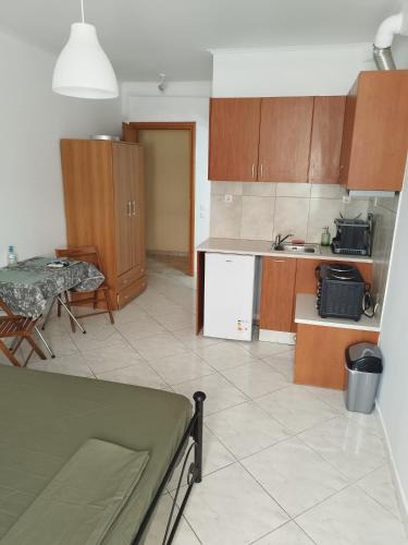Piraeus Apartment | Small apartment in the heart of Piraeus! Notara 43