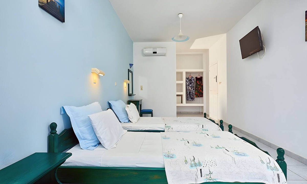 Diafani Apartment | Studio Apartment 'Double No 1' with Sea View, Wi-Fi and Air Conditioning