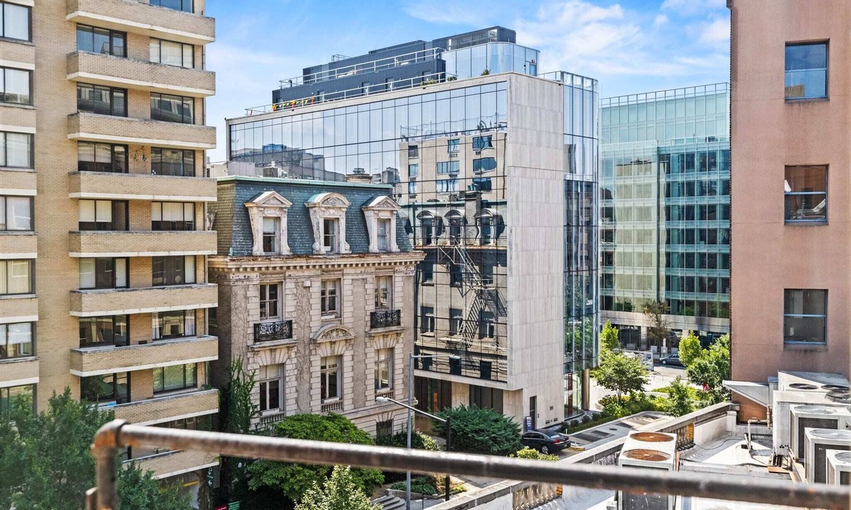 Connecticut Ave - K Street Apartment | Suite 5C at Maison Dupont, a Dupont Circle Inn