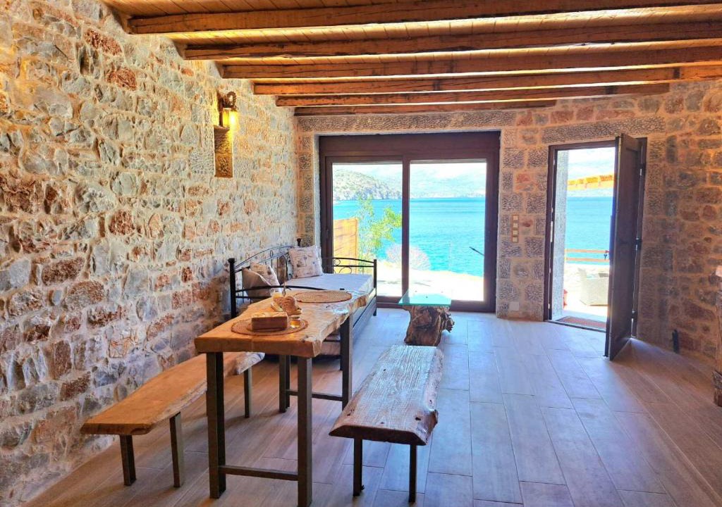 East Mani House | Suite of Villa Lagkadaki