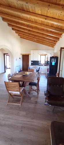 Akrotiri Cabin | Summer Villa with sea view,6 min drive from airport, near Seitan Limania beach