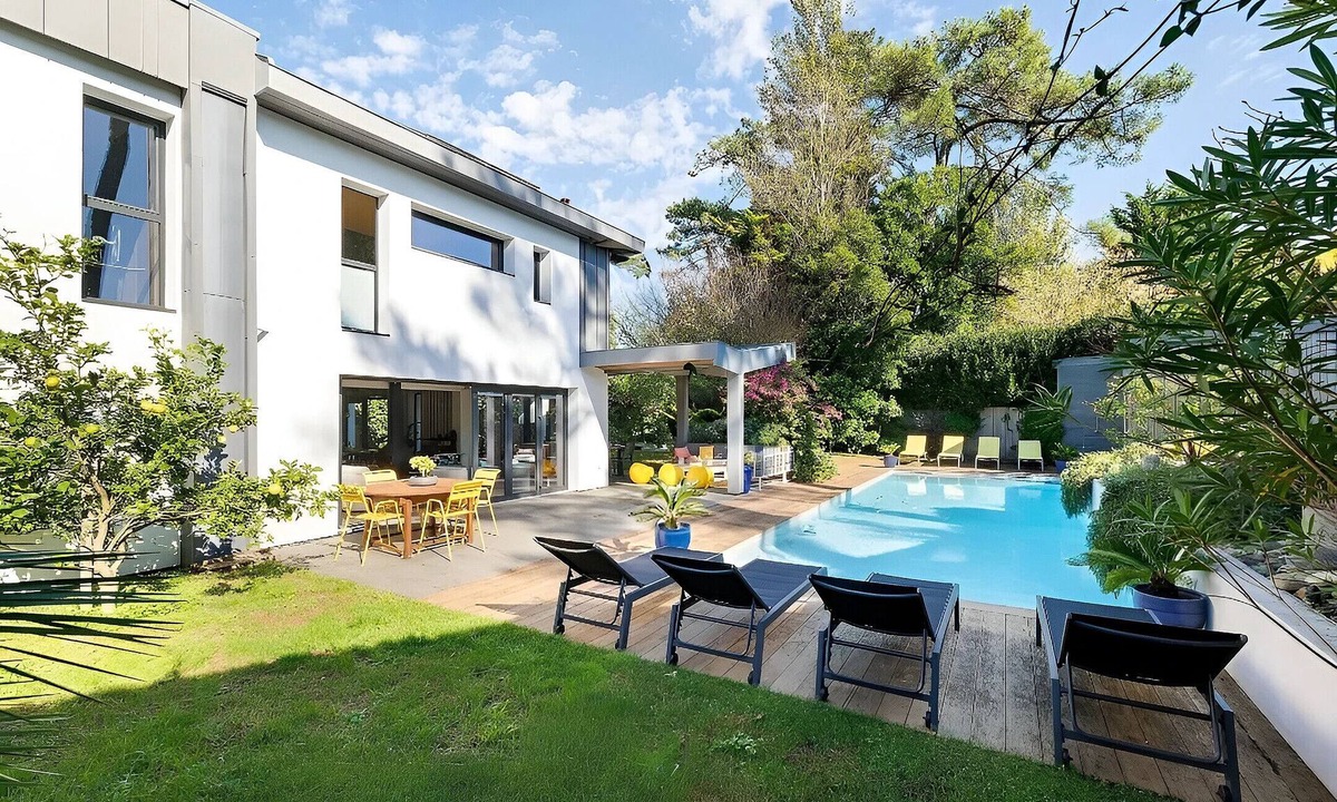 Anglet House | SUNSHINE - Villa, Pool, Jacuzzi, Anglet-BARNES