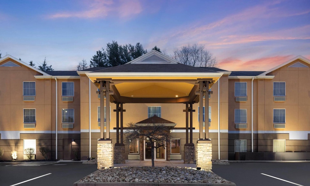 Mars Hotel | Super 8 by Wyndham Mars/Cranberry/Pittsburgh Area