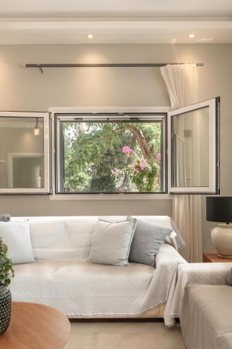 Perama House | Tatiana's House