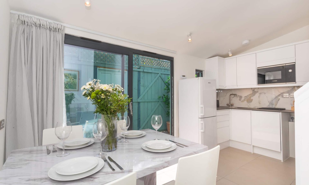Bath Apartment | The Blue Door