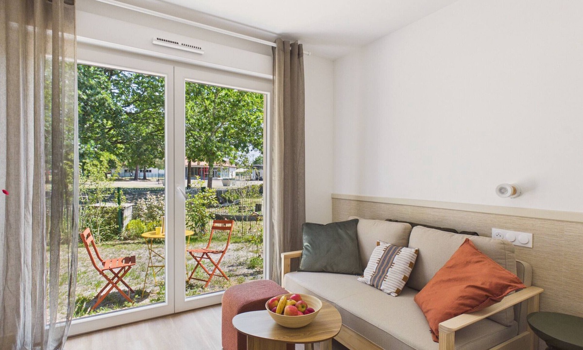 Biscarrosse Apartment | The Egg - studio for 2 - shared pool