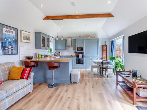 East Horrington House | The Lodge At Edenbridge