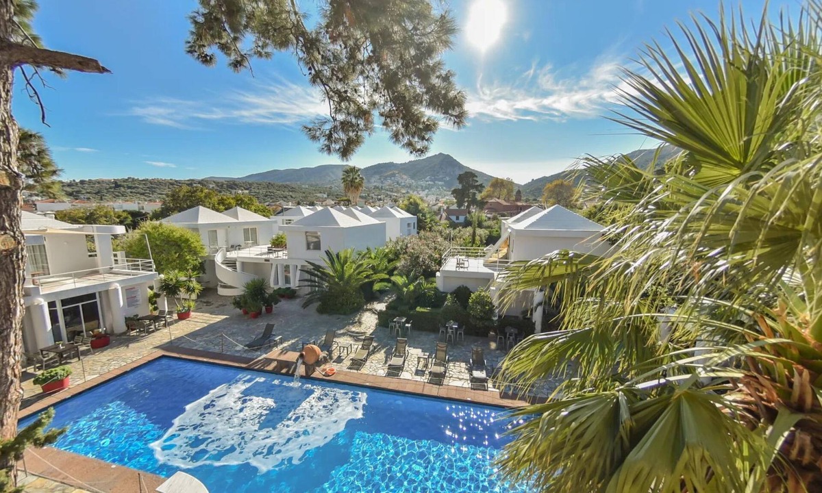 Varia Apartment | The Loriet
