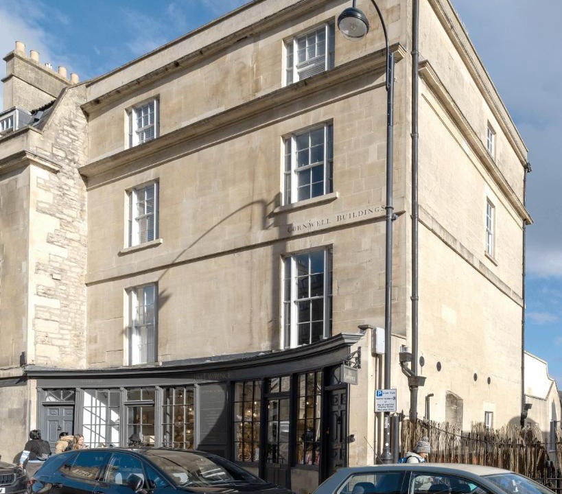 Bath Apartment | The Old Wine Merchant's House