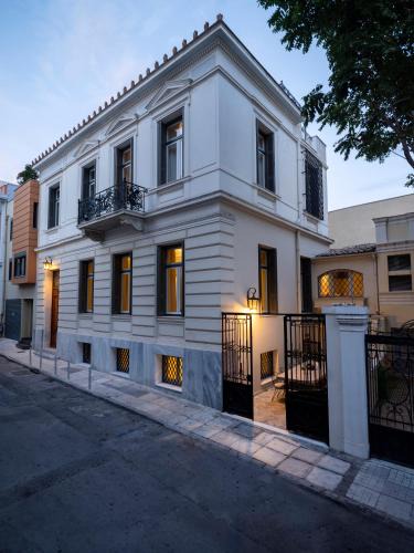 Plaka House | The White House in Plaka by JJ Hospitality
