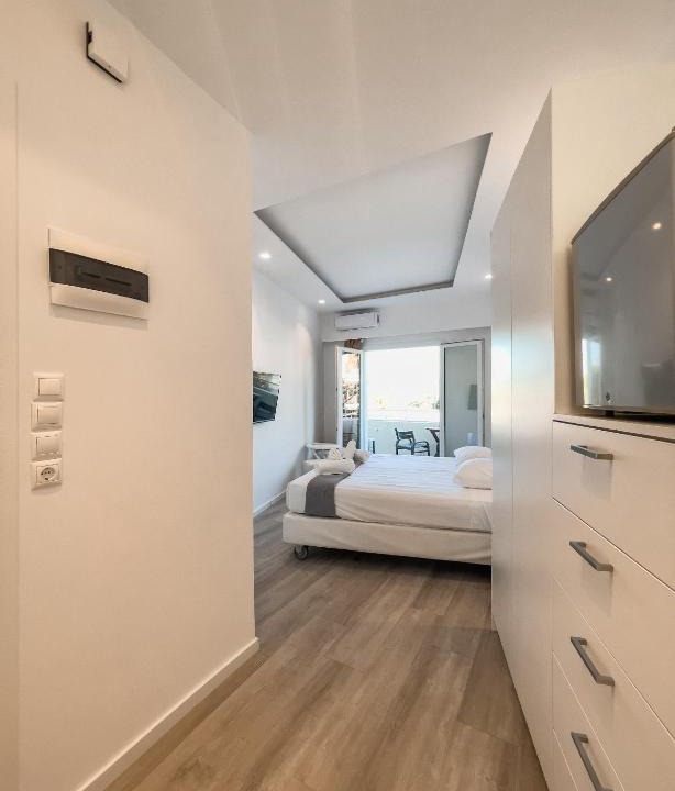 Nea Makri Apartment | TIKI BEACH STUDIOS