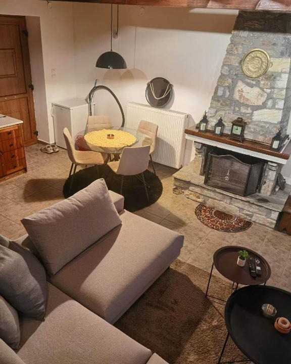 Elatochori Apartment | Traditional Stone Cottage in Palio Elatohori