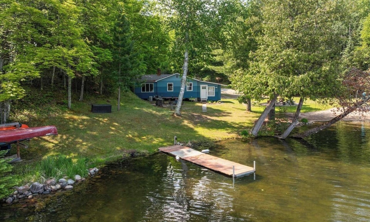 Bigfork Cabin | Turtle Lake Beach House - Get Up North Retreats