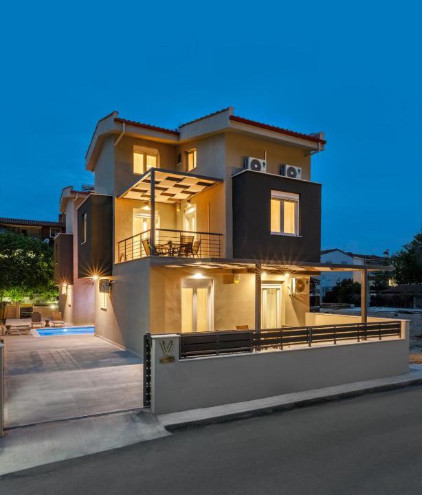 Siviri Apartment | V Luxury Apartments with Pool